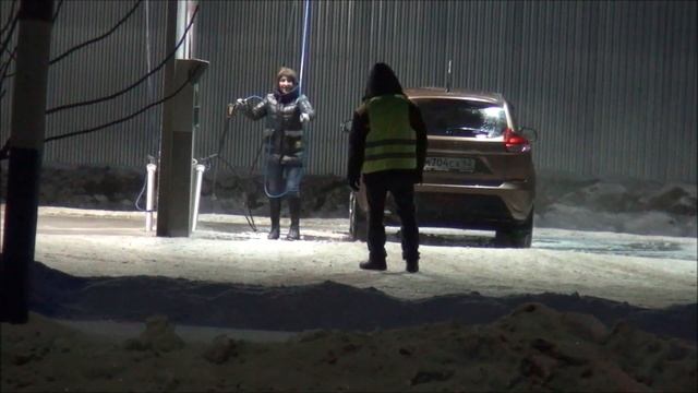 Под Новый год мы ходим с друзьями в баню... смотреть онлайн