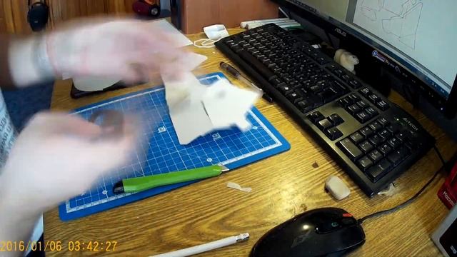 Маска чумного доктора из картона. Так себе защита от коронавируса смотреть онлайн