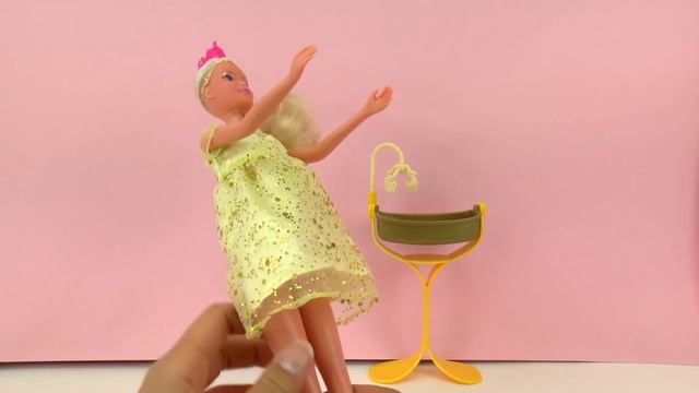 Кукла Штеффи Лав | Беременная принцесса Steffi Love Royal Baby | Распаковка смотреть онлайн