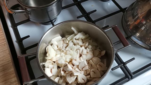 Мясные рулеты, сырный супчик. Готовим вместе. смотреть онлайн