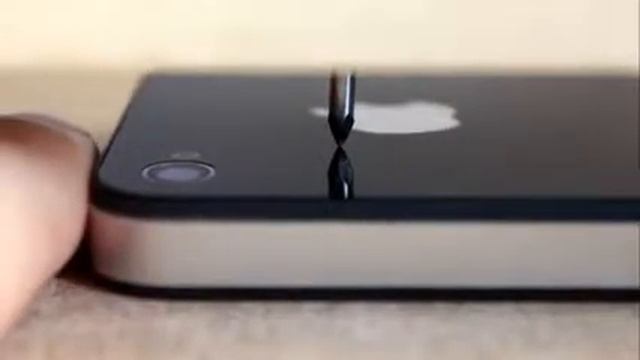 Apple IPhone 4. Нанесение царапины на корпус199