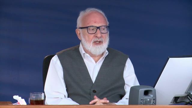 Что значит «удостоился» смотреть онлайн