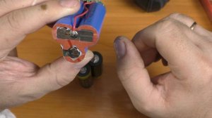 Замена аккумуляторов в батарее шуруповерта/ Liitokala 3100 Ah