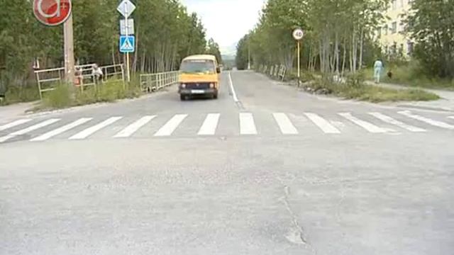 Новые тротуары, перила вдоль дорог, скамейки и урны смотреть онлайн