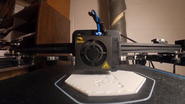 Creality Ender 5 Pro printing a custom coaster смотреть онлайн