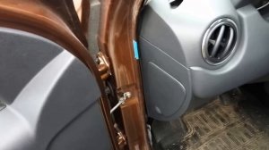 Устраняем проблему вечно задирающихся дверных уплотнителей Рено Дастер