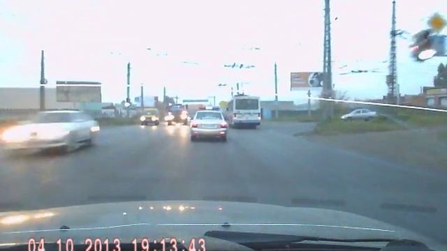 ДПС сбивает пешехода на переходе смотреть онлайн