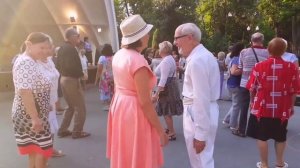 НАТАШКА! ТАНЦЫ В ПАРКЕ ГОРЬКОГО ХАРЬКОВ СЧАСТЛИВЫЕ ДНИ.mp4