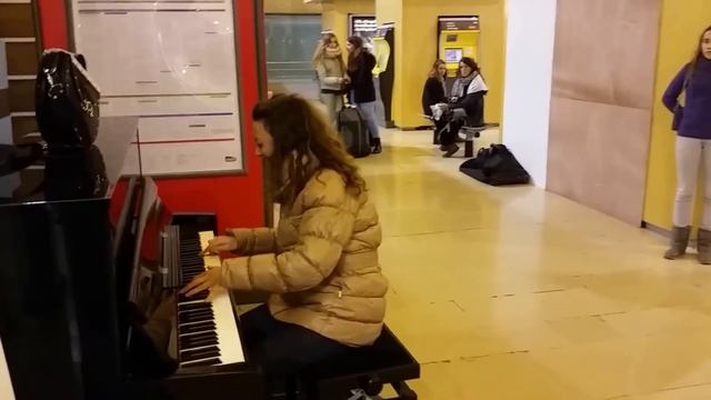 Myriam 2 mn d'arrêt avec Chopin en gare de Grenoble(1) смотреть онлайн
