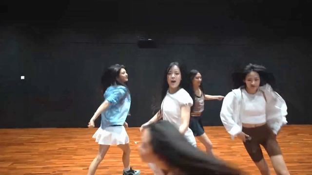 NewJeans - 'Attention' Dance Practice Mirrored [4K] смотреть онлайн
