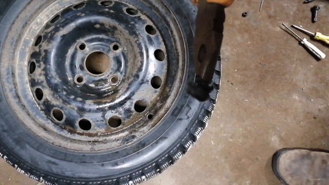 Замена вентиля (штуцер, сосок) без шиномонтажа. как заменить сосок в колесе смотреть онлайн