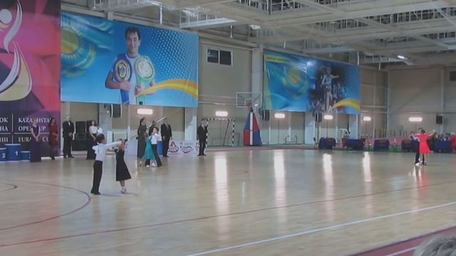 Медленный вальс и Ча- ча- ча смотреть онлайн