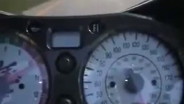 Максимальная скорость на мотоцикле suzuki смотреть онлайн
