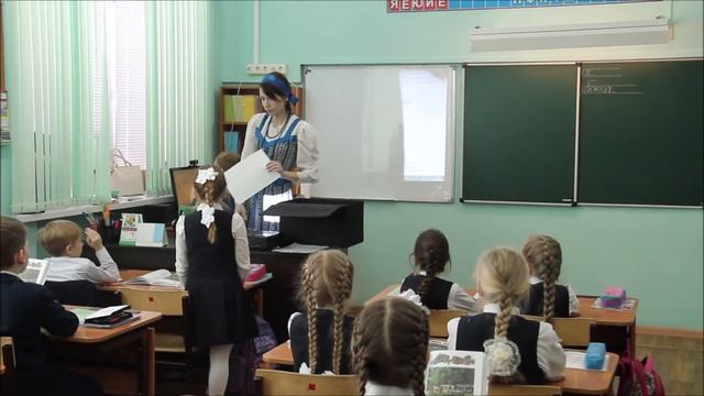 Фрагмент урока музыки "Народные инструменты" Люлькова Марина Анатольевна смотреть онлайн