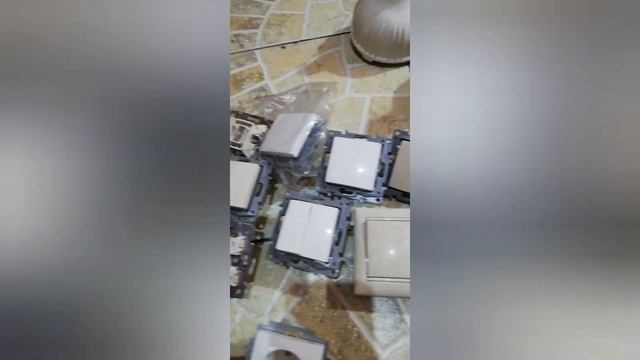 Разбор выключателей, розеток, лампочек смотреть онлайн
