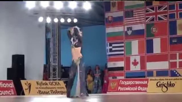 Узбекская песня Танец живота в сером Сурнай Лазги смотреть онлайн