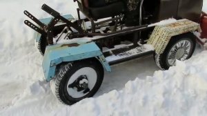 Самодельный трактор.Чистим снег.