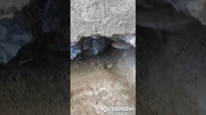 Делаем дыру для канализации в старом фундаменте.