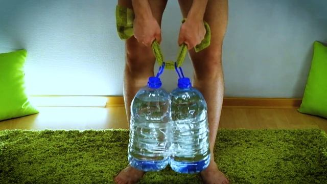 Сгибание рук с бутылками| Качаем руки дома смотреть онлайн