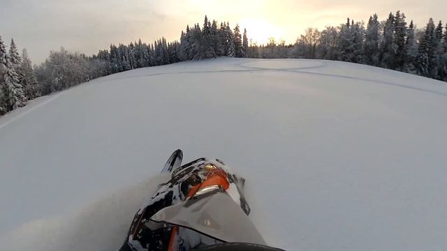 Lynx Commander 600 in cold powder смотреть онлайн