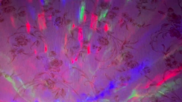 Светящийся Музыкальный Шар со Снеговиком LIVE& World смотреть онлайн