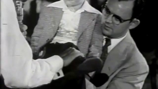 Молитва-исцеления от искривления позвоночника Орал Робертс смотреть онлайн