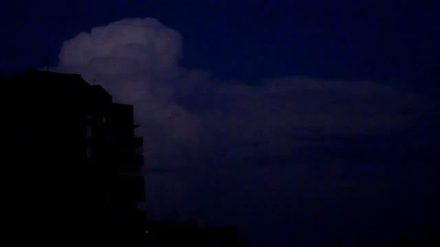 Редкое явление - гроза в облаке смотреть онлайн
