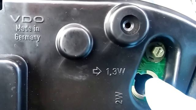 Замена лампочек в приборной панели Mercedes W210 смотреть онлайн