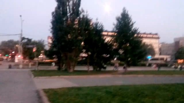 РЕАЛЬНО БЕЛЫЕ НОЧИ В ПЕРМИ (ПРИ ТАКОМ СВЕТЕ МОЖНО НЕ ТОЛЬКО ЖУРНАЛЫ НОЧЬЮ ЧИТАТЬ) смотреть онлайн