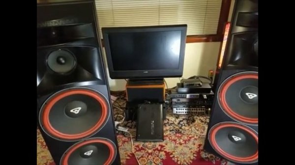Cerwin-vega cls 215 speakers