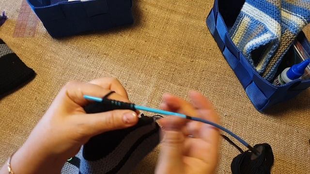 Чуни из остатков пряжи/как вязала/вязание спицами смотреть онлайн