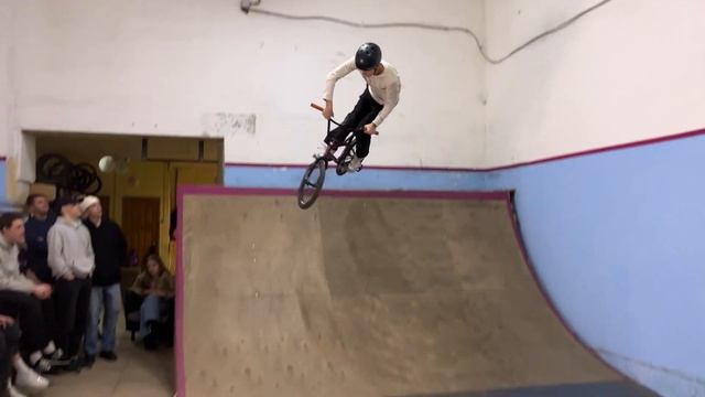 SMD BMX BATTLE – Юрий Олейник VS Владислав Игнатов смотреть онлайн