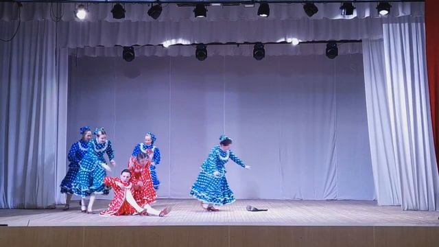 Танцевальный коллектив "Веснушки" (взрослая группа) - танец "Сапог" смотреть онлайн