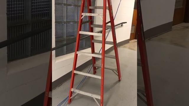 Самоходная стремянка смотреть онлайн