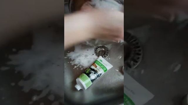 Как привести металлическую кастрюлю в порядок? Крем для чистки металлических поверхностей смотреть онлайн