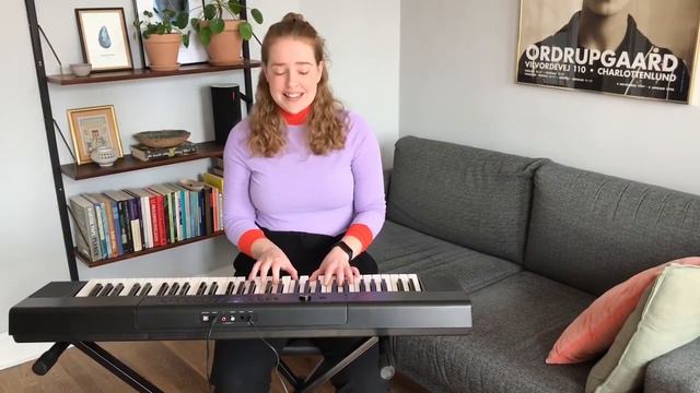 Molly Thornhill - Midterbarnssangen смотреть онлайн