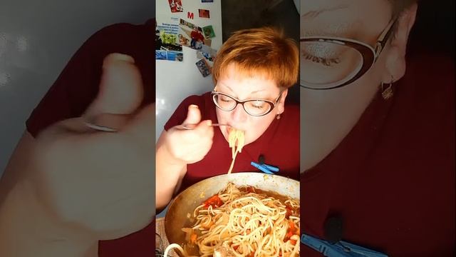 с этой сковороды можно жрать/Мукбанг