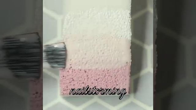 Нежный маникюр с эффектом омбре. смотреть онлайн