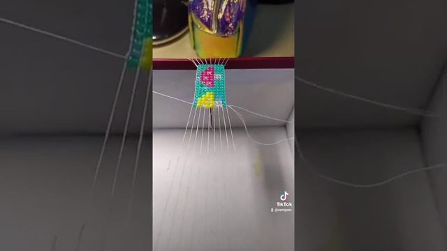 фенечка с разноцветными грибочками. все видео про бисер можно найти у меня в тик токе смотреть онлайн