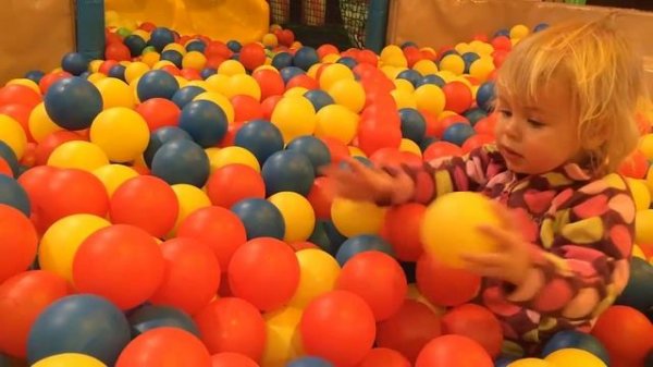 Алина в парке развлечений Funky town. Entertainment for kids.