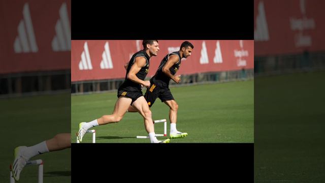 AS Roma training photos 💛❤️ 23.09.2023 #roma #asroma @asroma @Aubergeresorts @romaclubslovenia смотреть онлайн