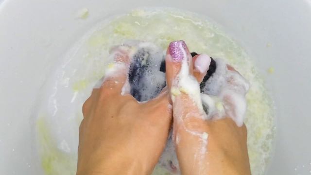 ЗАСОХШАЯ ПЕНА ОТ ХВОЙНОГО МЫЛА "БАННЫЙ ЭТАЛОН"! ХРУСТ ПЕНЫ/ЖМЯК ГУБКОЙ! смотреть онлайн