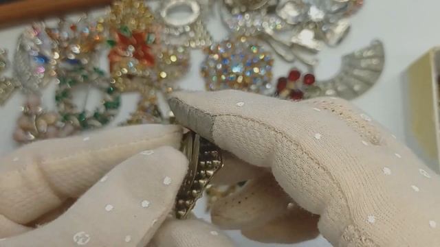 13 Распаковка винтажного лома. Sphinx и чешские антикварные броши. смотреть онлайн