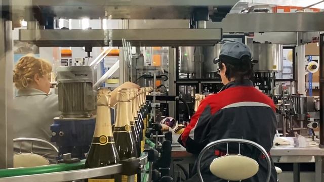 Абрау-Дюрсо. Дегустация шампанского, озеро и галерея света смотреть онлайн