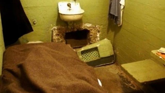 единственный орестант сбежавший из легендарной тюрьмы алькатраса хочет опять вернуться в тюрьму смотреть онлайн