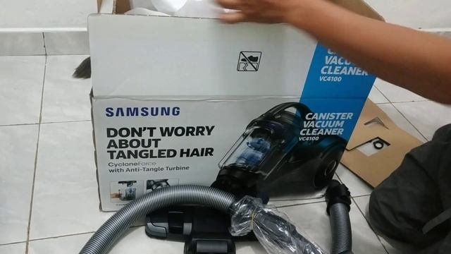 Unboxing Samsung Canister Vacuum Cleaner VCA4100 смотреть онлайн