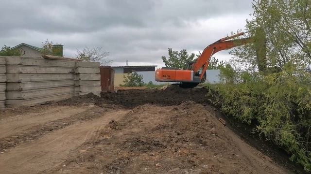 Изменение угла наклона склона за счёт отсыпки грунтом позволяет бороться с оползнем смотреть онлайн