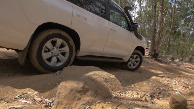 Trying Out The 2020 Toyota Prado at Scenic Rim Adventure Park смотреть онлайн