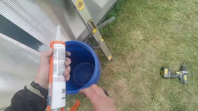 Где взять воды для полива теплицы? Водосток из профиля. смотреть онлайн