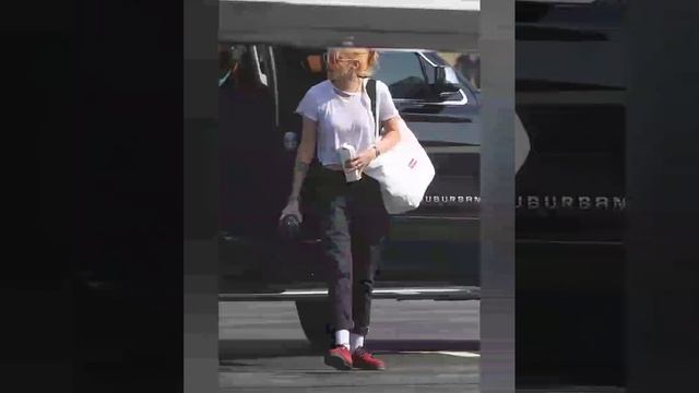 Kristen Stewart new photos with friendas смотреть онлайн